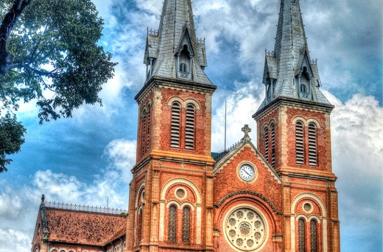 Saigon-Notre-Dame-Basilica-2